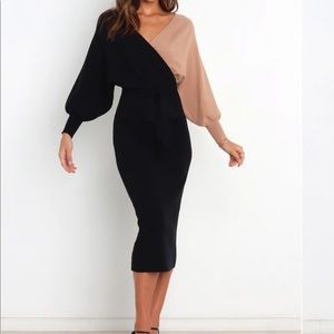 Two toned sweater stress size 6